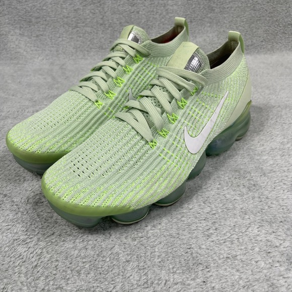 Nike Shoes - Nike Air VaporMax 3 Women 10.5 Flyknit Jade Aura Running Shoes Green AJ6910-300